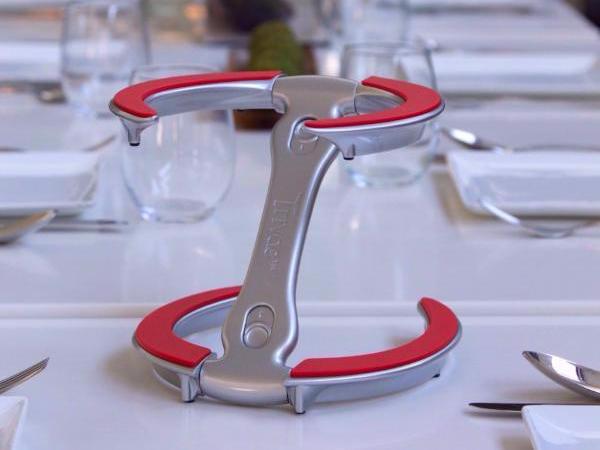 trivae, trivet, expendable trivet, lid holder, pot lid holder, display stand, pizza stand, cake stand, serving stand, server, kitchen tool, multifunction kitchen tool, lid caddy, pot lid caddy