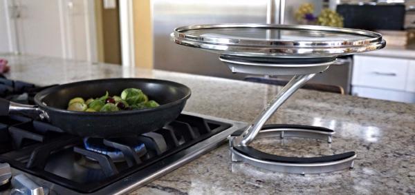 trivae, lid holder, pot lid holder, inverted lid storage, inverted lid holder, lid stand, lid rest, pizza stand, cake stand, serving stand, display stand, kitchen tool, kitchen gadget, lid caddy, pot lid caddy