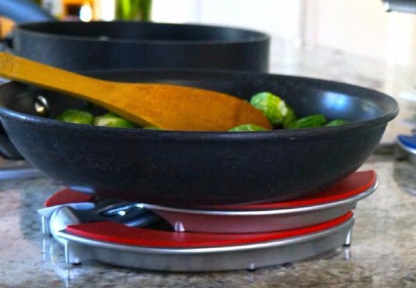 trivae, trivet, single trivet, standard trivet, expandable trivet, hot pad holder, hot pot holder, pot holder, pot rest, metal trivet, heat resistant trivet